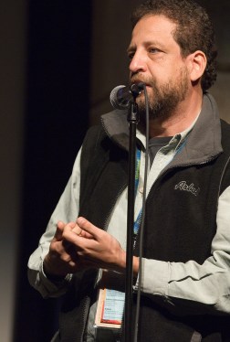 94314755_b20101225f_b